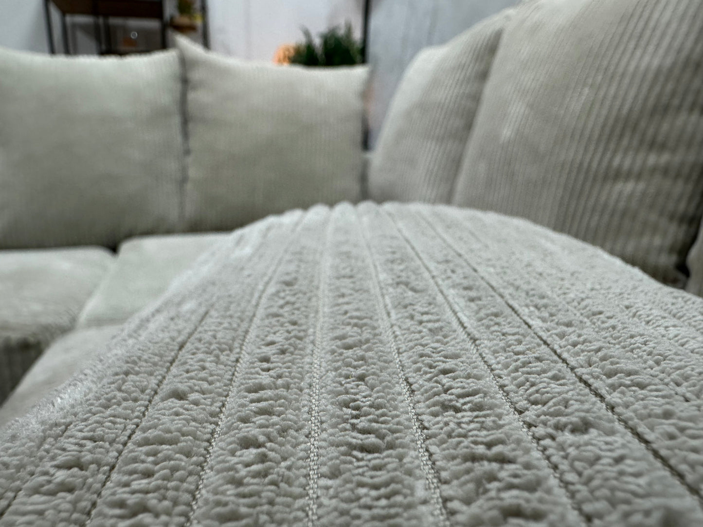 Witte Ribstof Hoekzetel ~ Losse Kussens Met Afneembare Hoezen