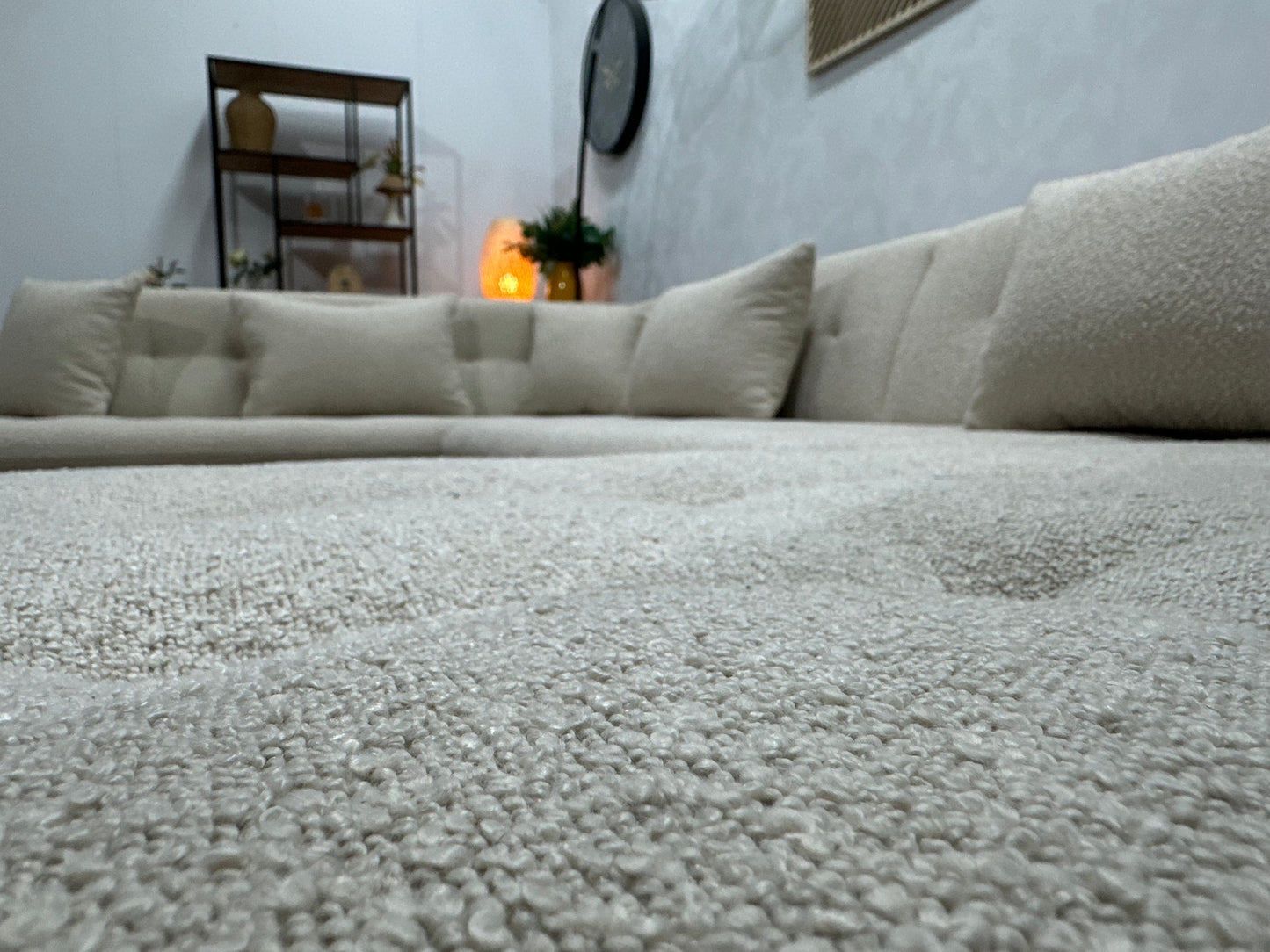 !Showroommodel! Witte/Crème Bouclé Stoffen U Zetel