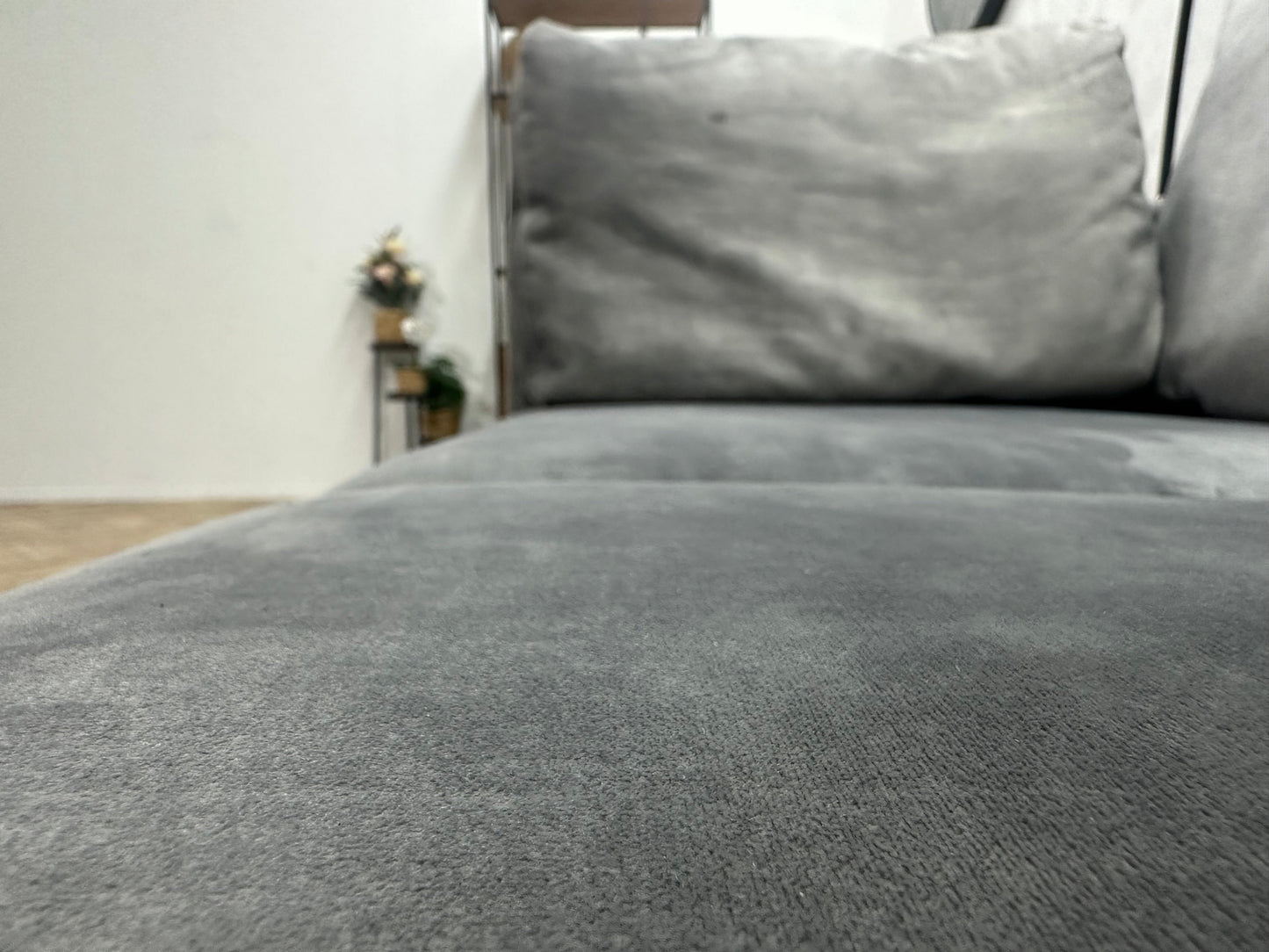 Licht Grijze Velvet 2.5-Zits Zetel ~ Losse Kussens Met Afneembare Hoezen