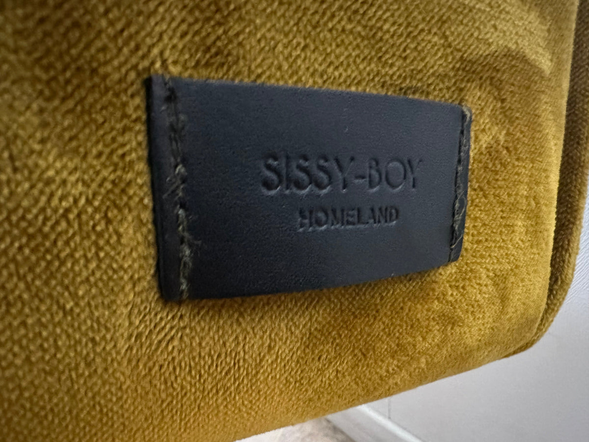 Sissy-Boy Gele Velvet 3-Zits Zetel ~ Losse Kussens Met Afneembare Hoezen