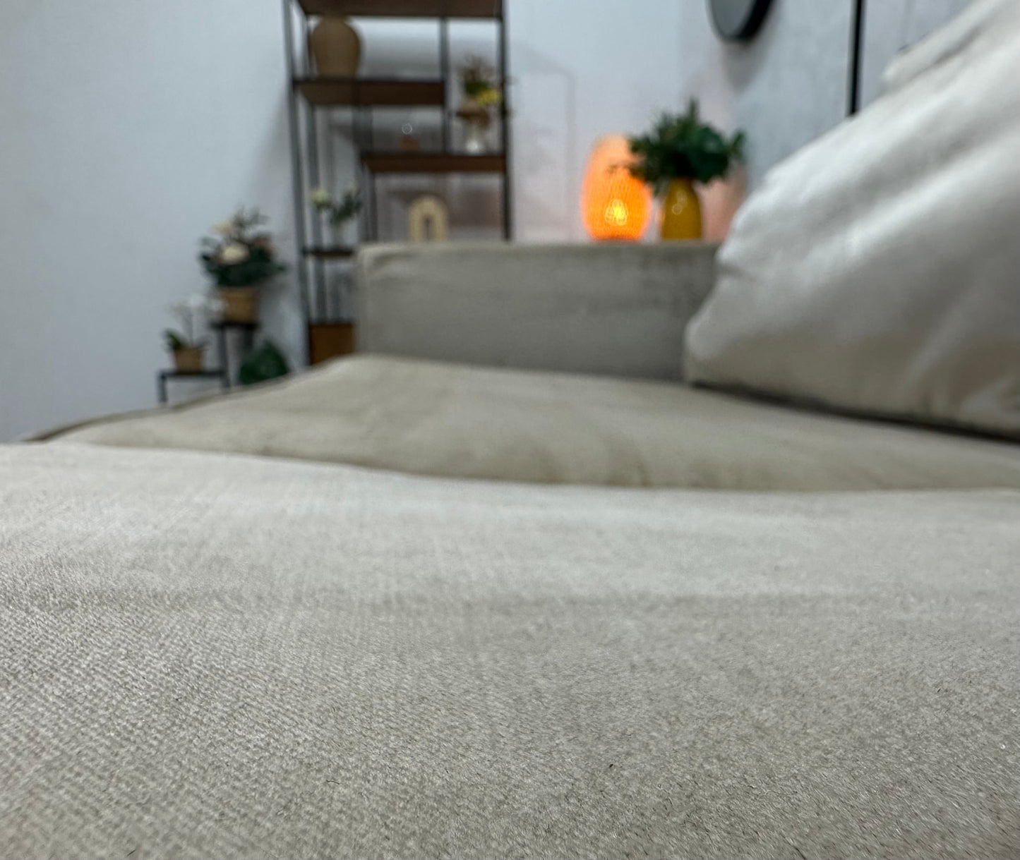 Licht Grijze / Beige Velvet 2.5-Zits Zetel ~ Losse Kussens Met Afneembare Hoezen