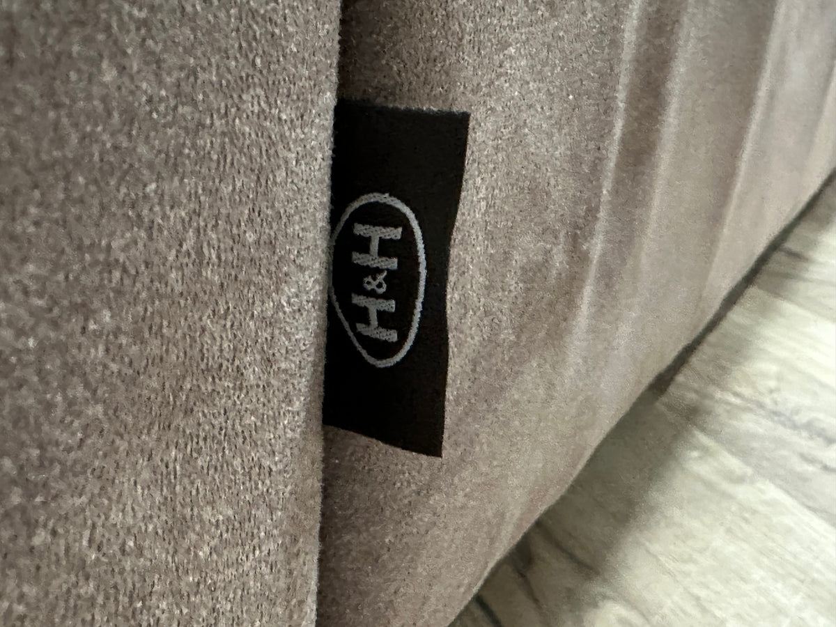 H&H Taupe Suède Stoffen Hoekzetel ~ Vaste Kussens