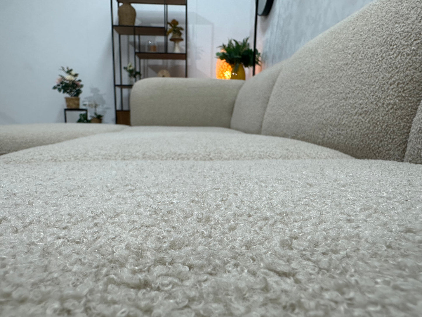 !Showroommodel! Beige Bouclé Stoffen U Zetel