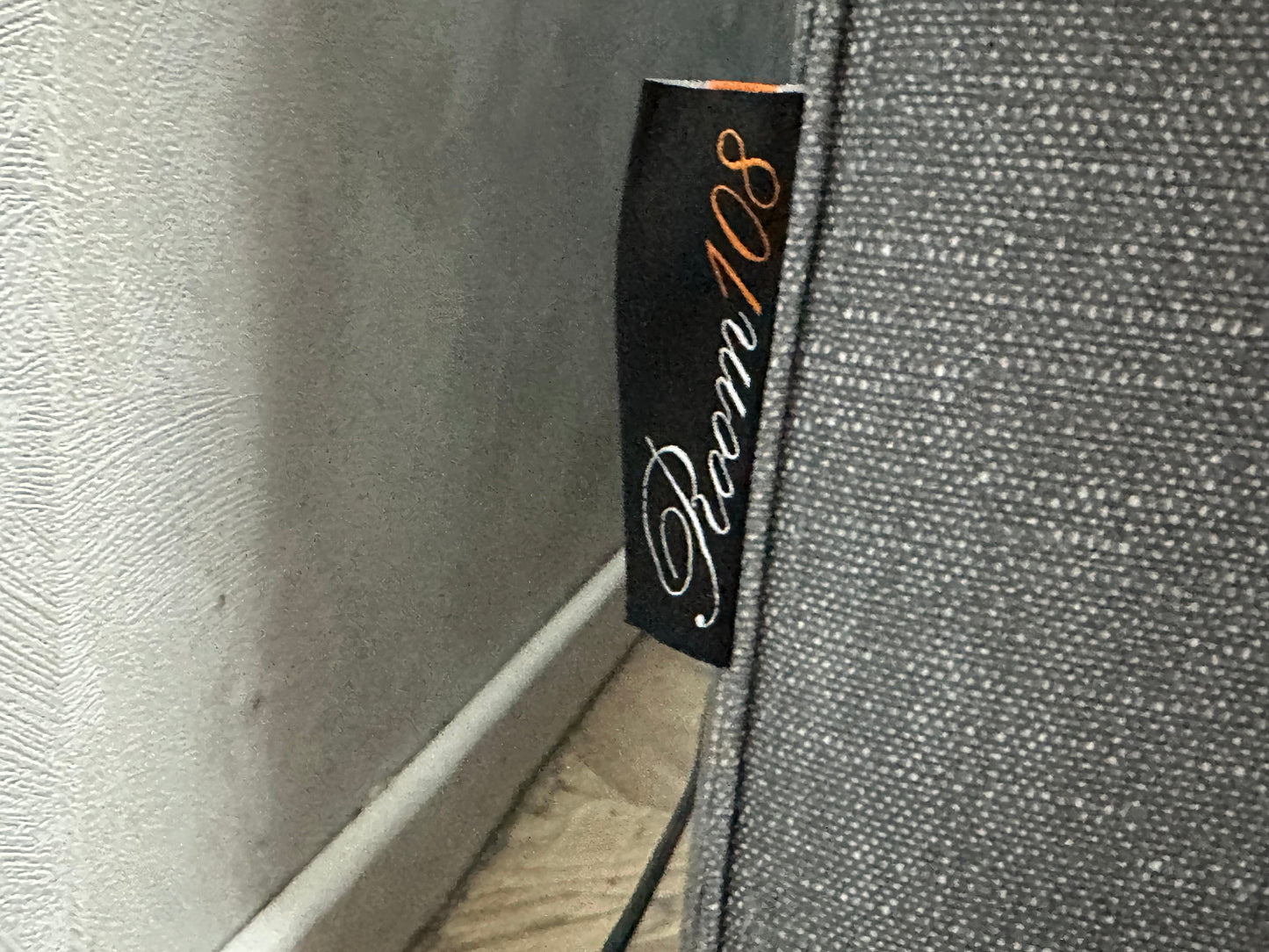 Room108 Grijze Ruime Velvet Hoekzetel ~ Nieuwstaat