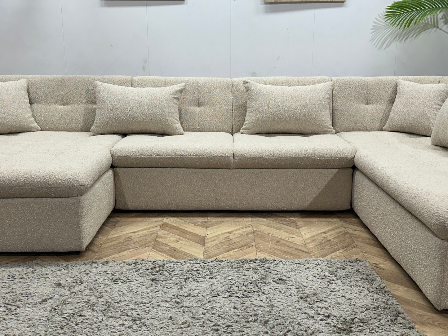!Showroommodel! Witte Bouclé Stoffen U Zetel