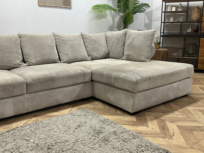 Witte Ribstof Hoekzetel ~ Losse Kussens Met Afneembare Hoezen