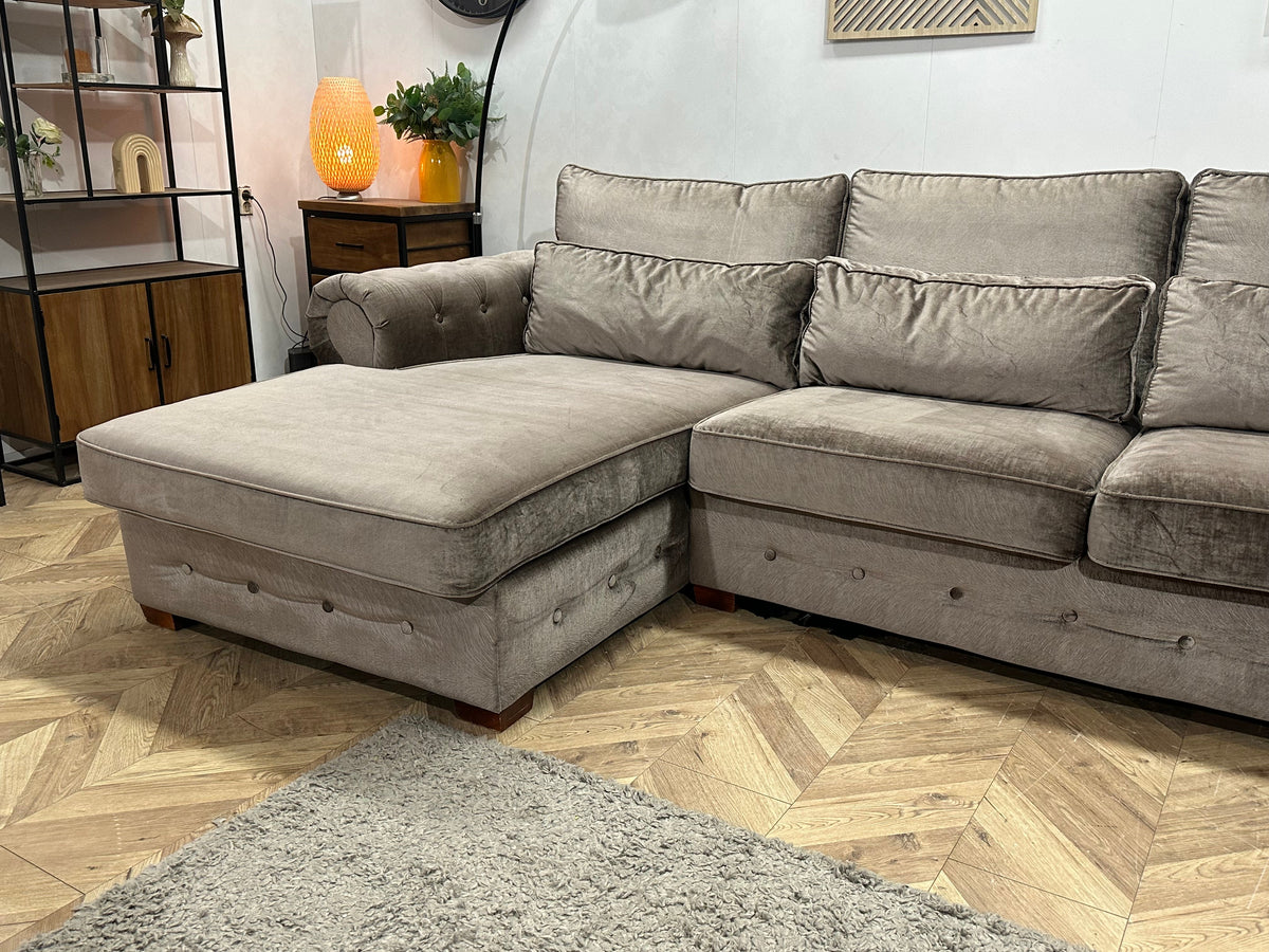 Bruine Velvet U Zetel ~ Losse Kussens Met Afneembare Hoezen
