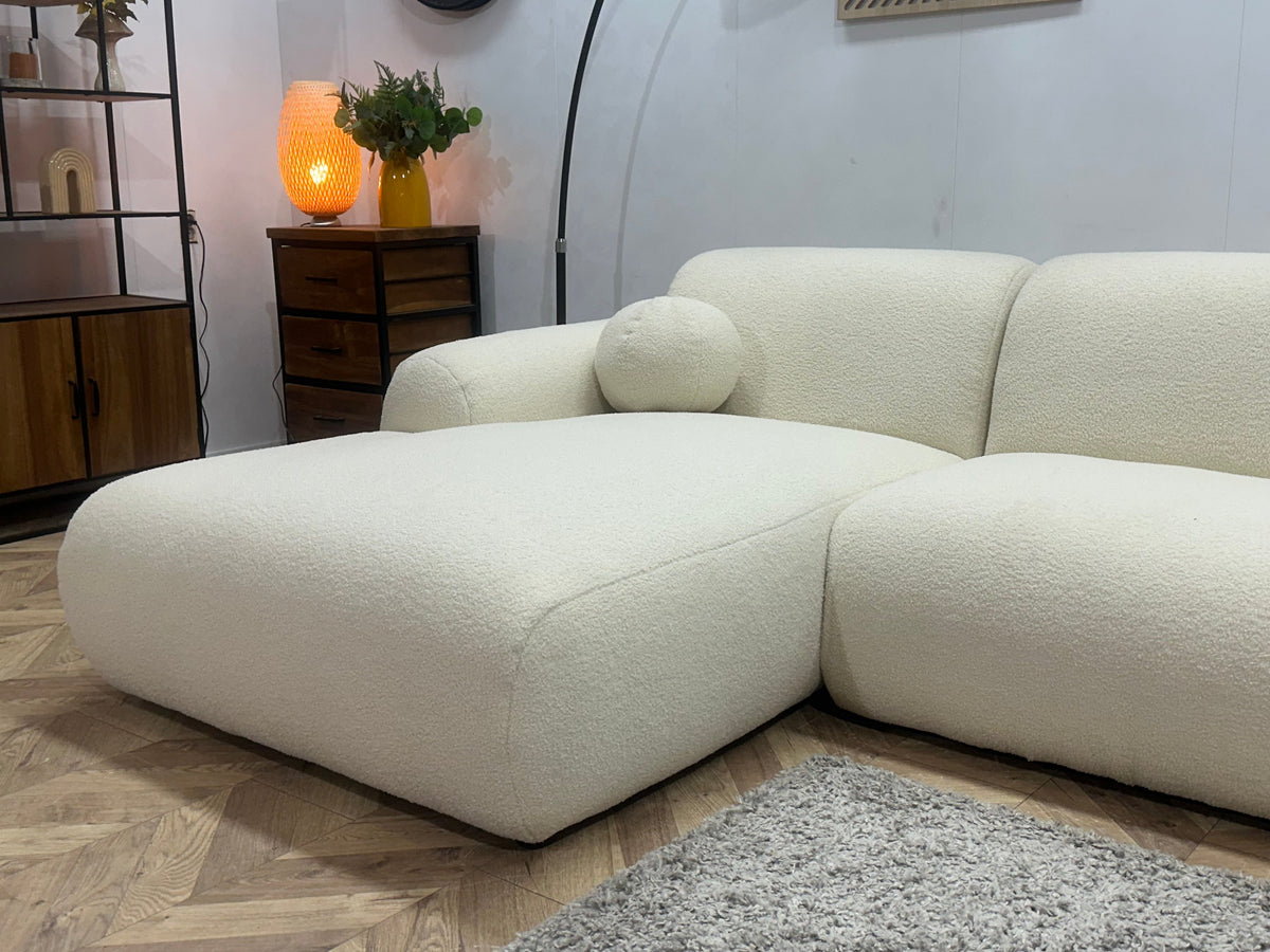 !Showroommodel! Witte Bouclé Stoffen Hoekzetel