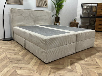 !Showroommodel! Witte/Crème Ribstof Boxspring Inc Topper