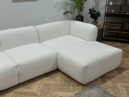 !Showroommodel! Witte Bouclé U Zetel