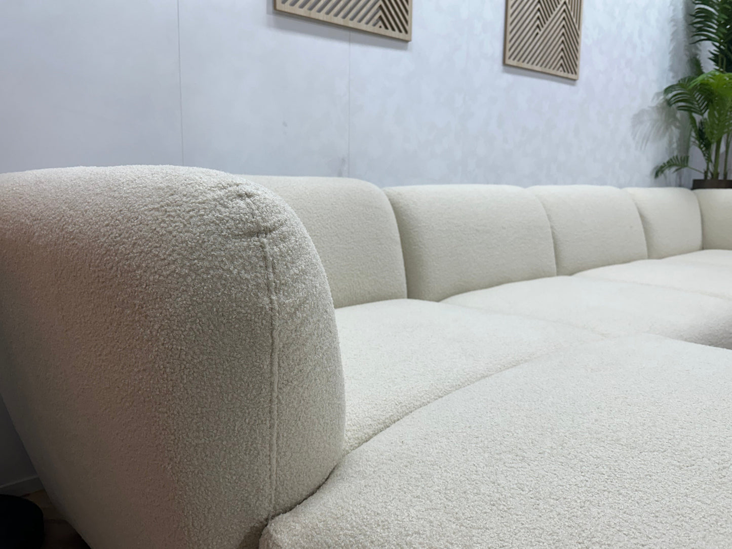 !Showroommodel! Witte Bouclé U Zetel