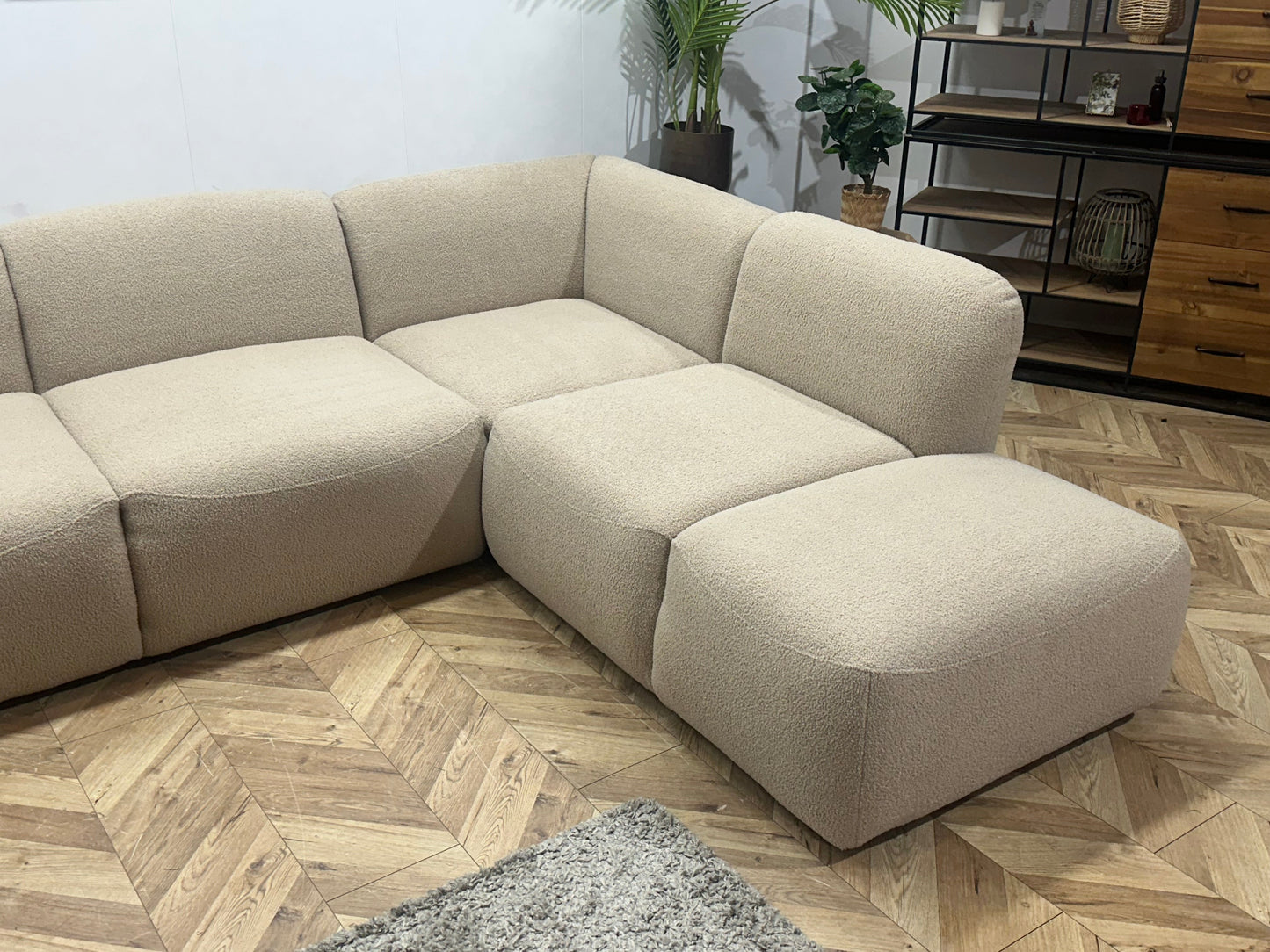 !Showroommodel! Beige Bouclé Stoffen U Zetel