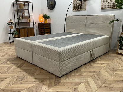 !Showroommodel! Witte/Crème Ribstof Boxspring Inc Topper