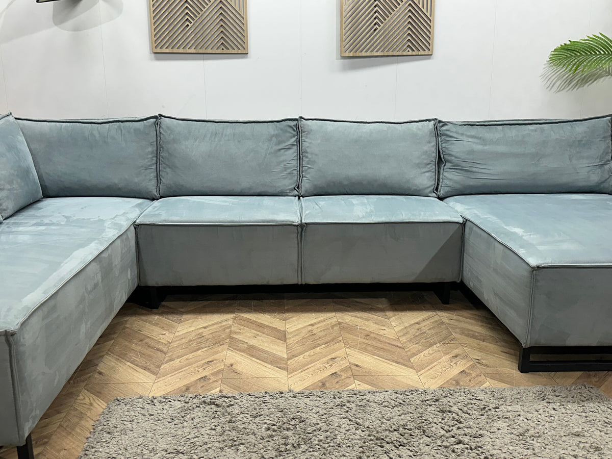 Licht Blauwe U Zetel ~ Losse Rugkussens Met Afneembare Hoezen