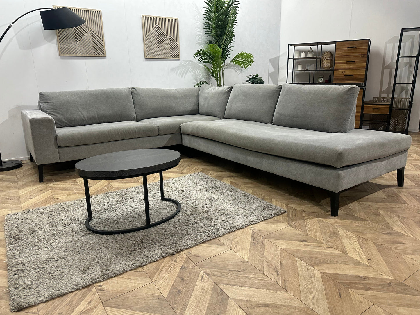 Hofstede Licht Grijze Suède Stoffen Design Hoekzetel ~ Losse Kussens Met Afneembare Hoezen