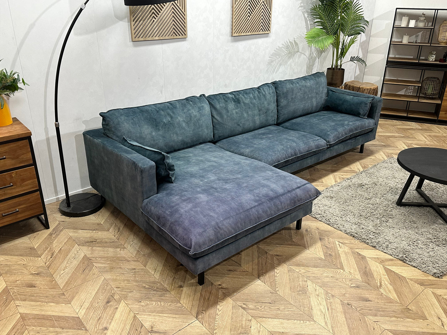 Blauwe Velvet Hoekzetel ~ Losse Kussens Met Afneembare Hoezen