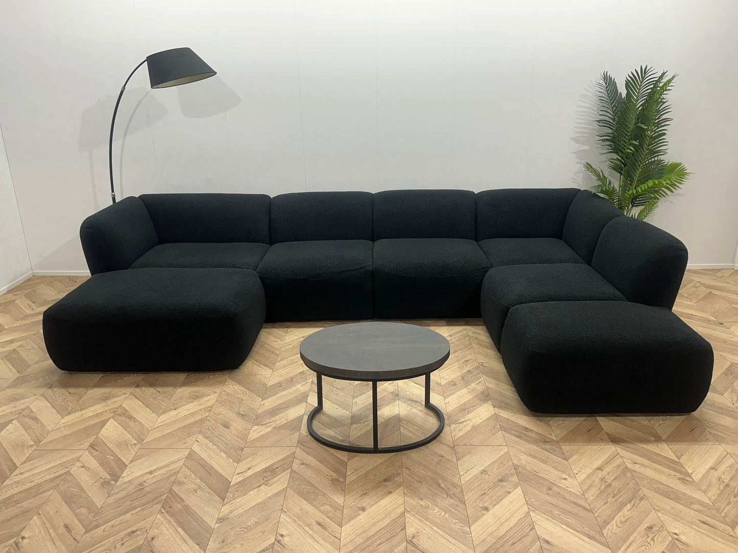 !Showroommodel! Zwarte Bouclé Stoffen U Zetel