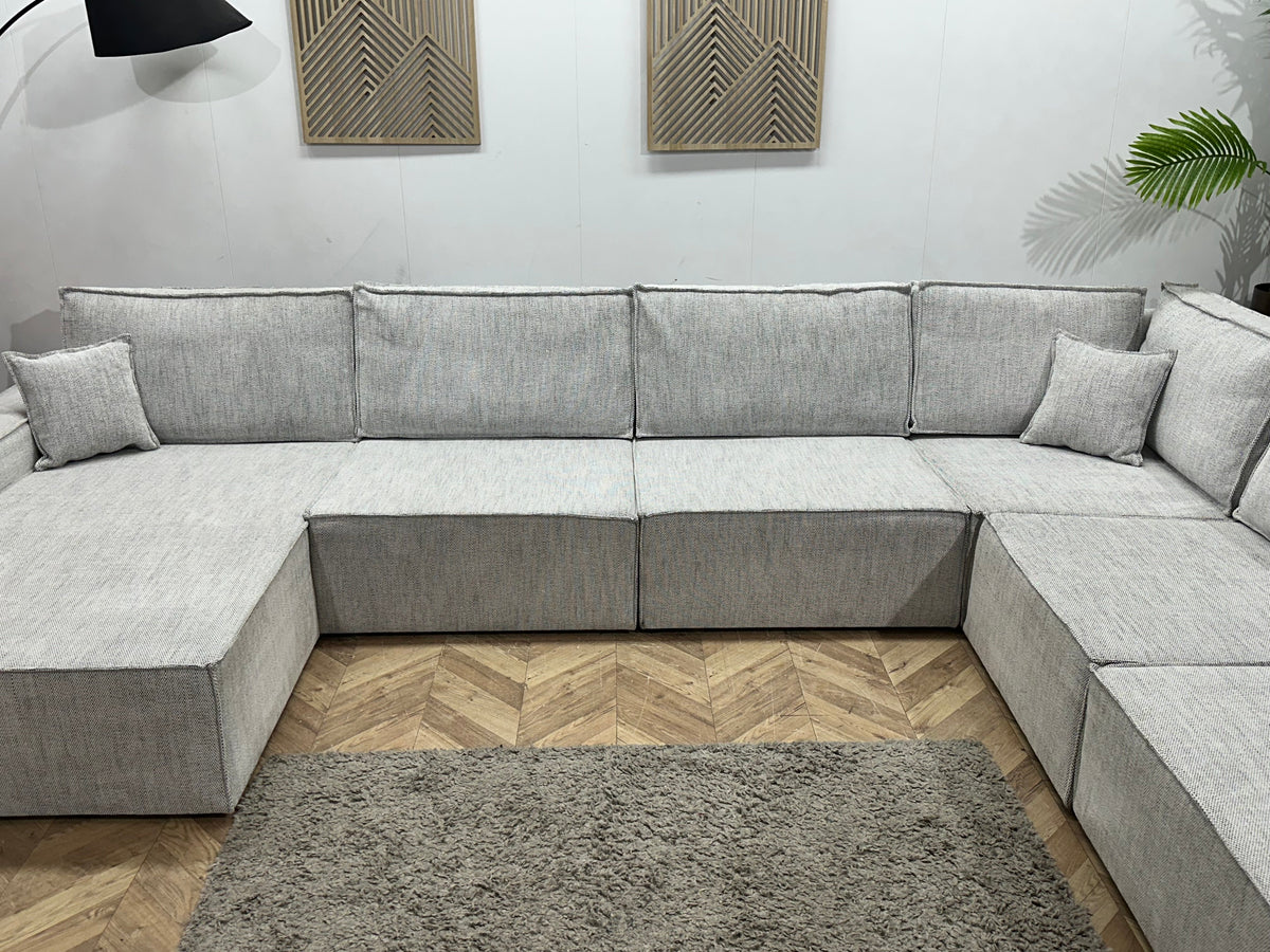 Licht Grijze Velvet U Zetel ~ Losse Rugkussens Met Afneembare Hoezen