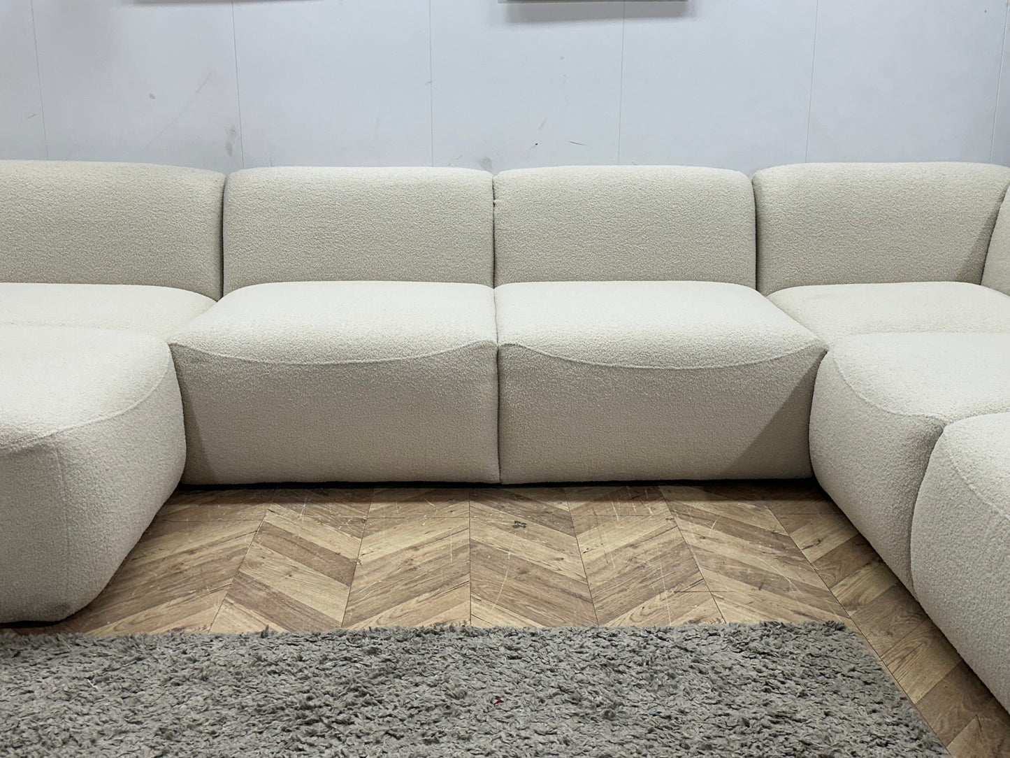 !Showroommodel! Witte Bouclé Stoffen U Zetel