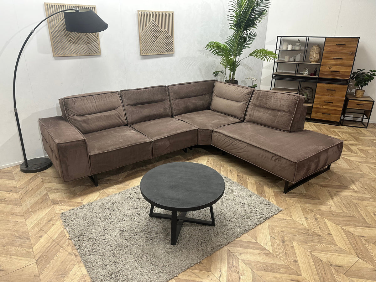 Bruine Velvet Hoekzetel ~ Losse Rugkussens Met Afneembare Hoezen