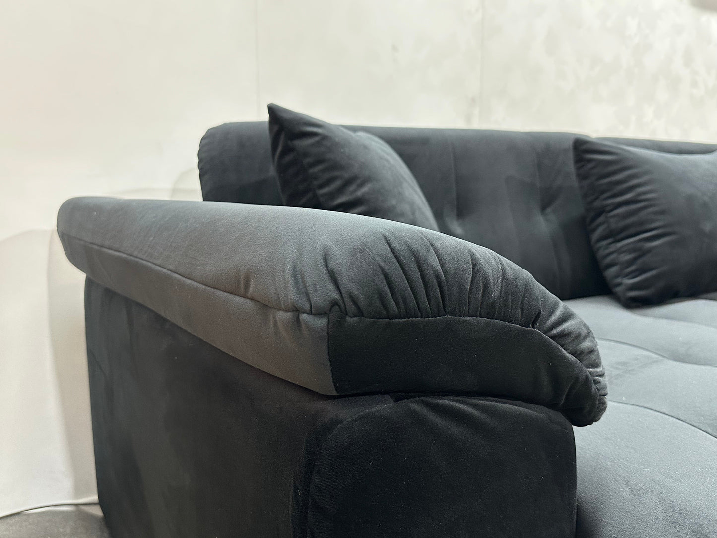 !Showroommodel! Zwarte Velvet U Zetel