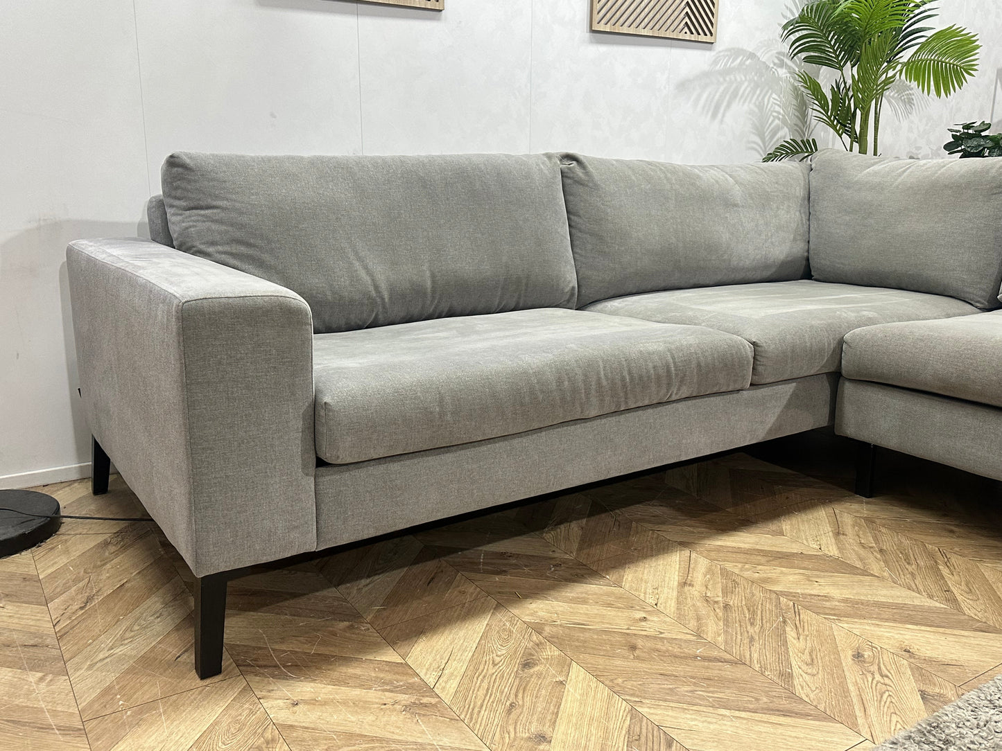 Hofstede Licht Grijze Suède Stoffen Design Hoekzetel ~ Losse Kussens Met Afneembare Hoezen