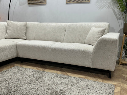 !Showroommodel! Witte Bouclé Stoffen Hoekzetel