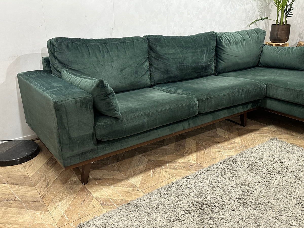 Groene Velvet Hoekzetel ~ Losse Kussens Met Afneembare Hoezen