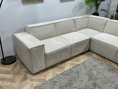 !Showroommodel! Witte/Crème Bouclé Stoffen Hoekzetel