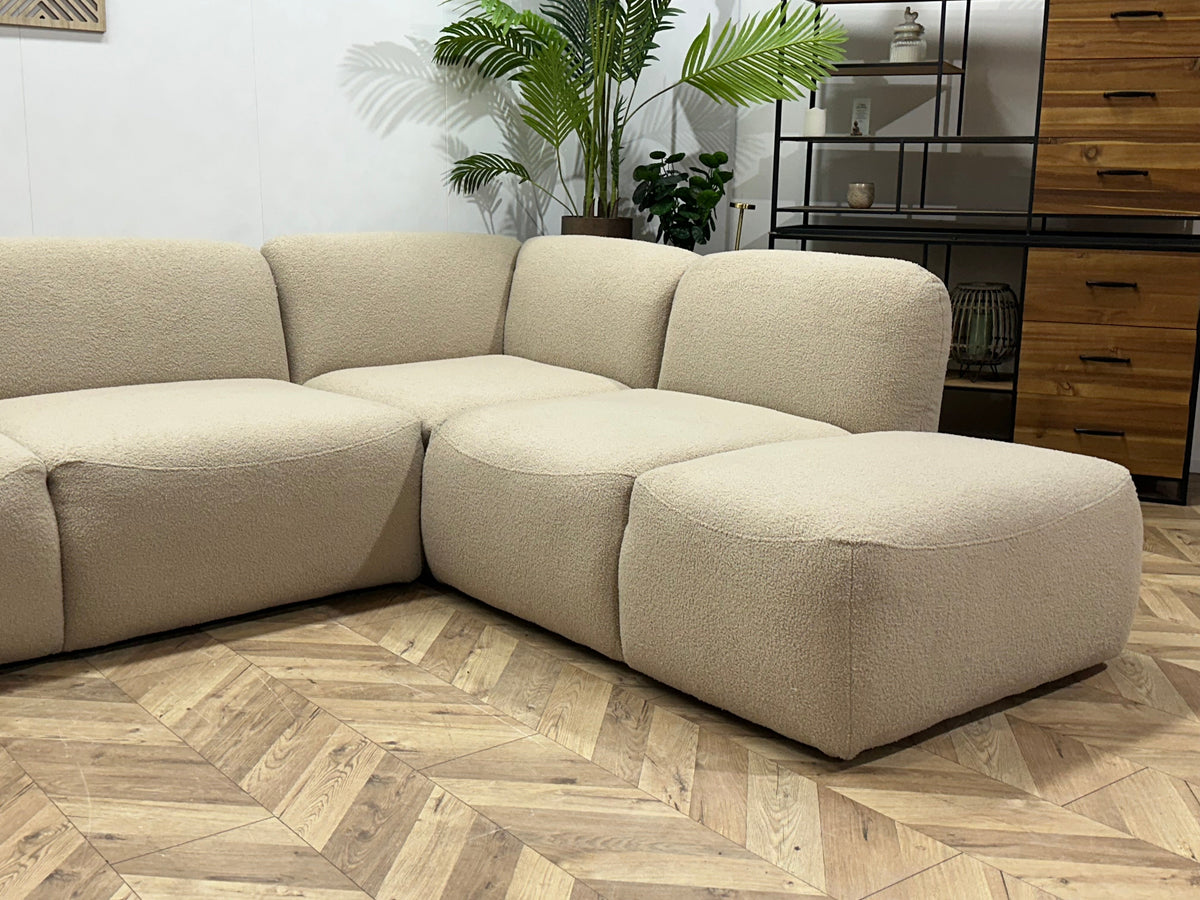 !Showroommodel! Beige Bouclé U Zetel
