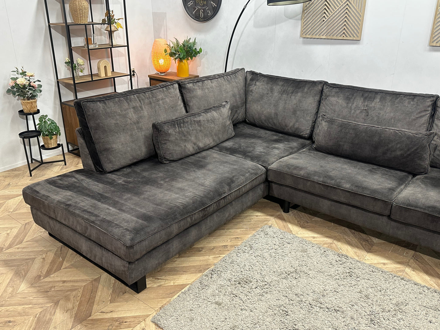 Antraciet Velvet Hoekzetel ~ Losse Kussens Met Afneembare Hoezen