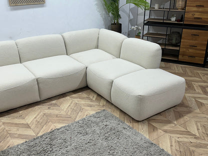 !Showroommodel! Witte Bouclé Stoffen U Zetel