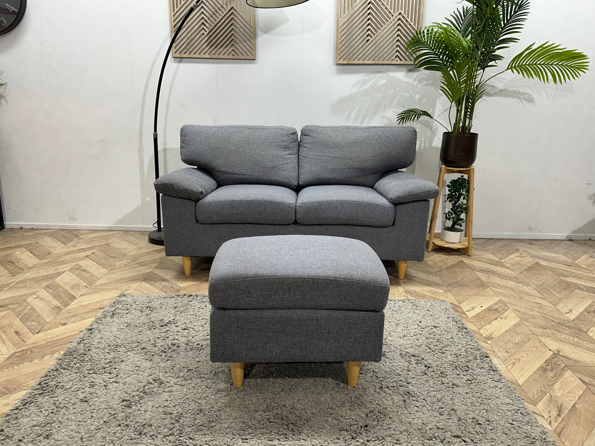 Grijze 2-Zits Zetel Inc Hocker ~ Losse Kussens Met Afneembare Hoezen
