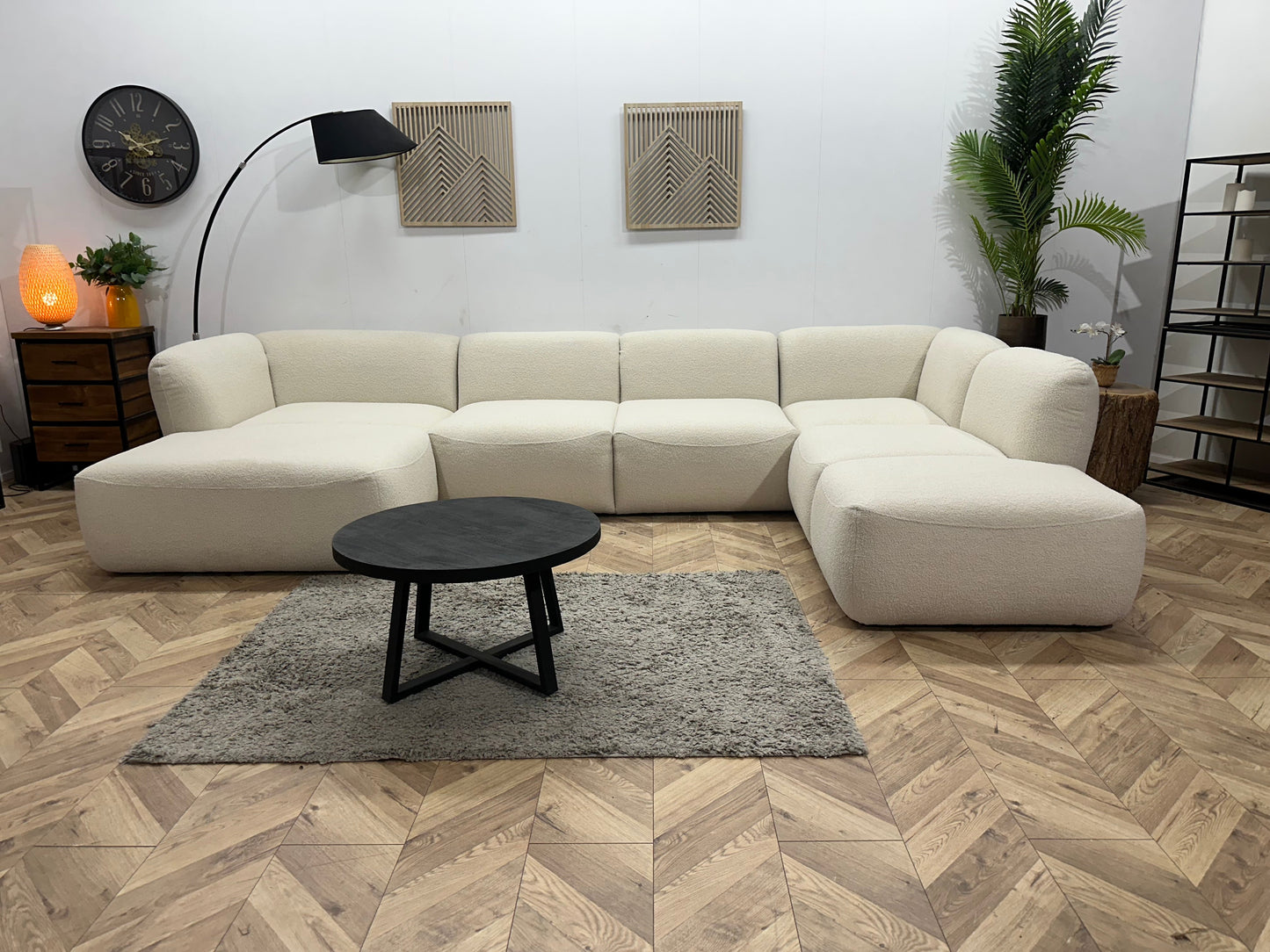 !Showroommodel! Witte Bouclé Stoffen U Zetel