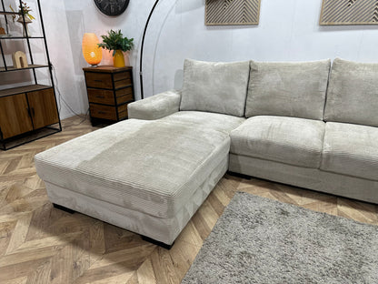 Witte Ribstof Hoekzetel ~ Losse Rugkussens Met Afneembare Hoezen
