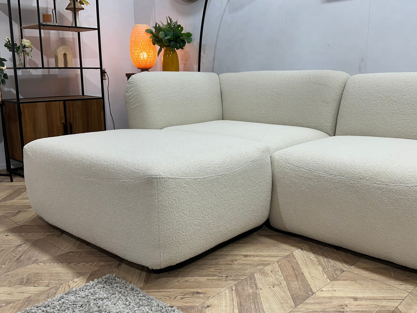 !Showroommodel! Witte Bouclé U Zetel