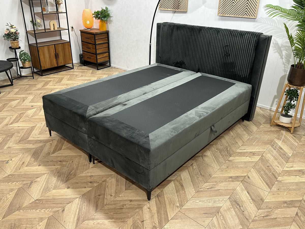 !Showroommodel! Antraciet Velvet Boxspring Inc Topper
