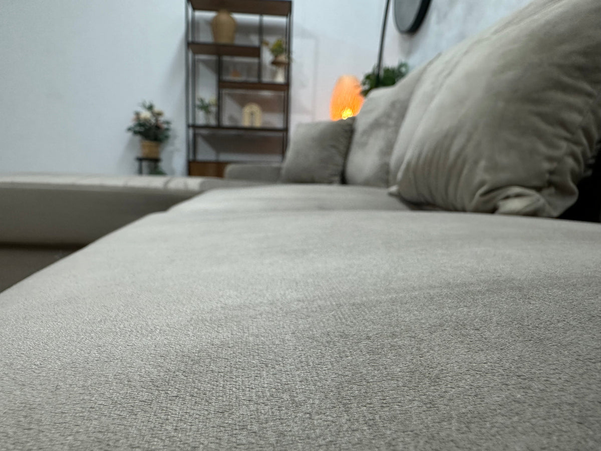 Grijze/Beige Velvet U Zetel ~ Losse Rugkussens Met Afneembare Hoezen