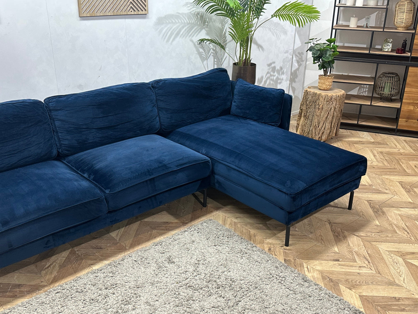 Blauwe Velvet Hoekzetel ~ Losse Rugkussens Met Afneembare Hoezen