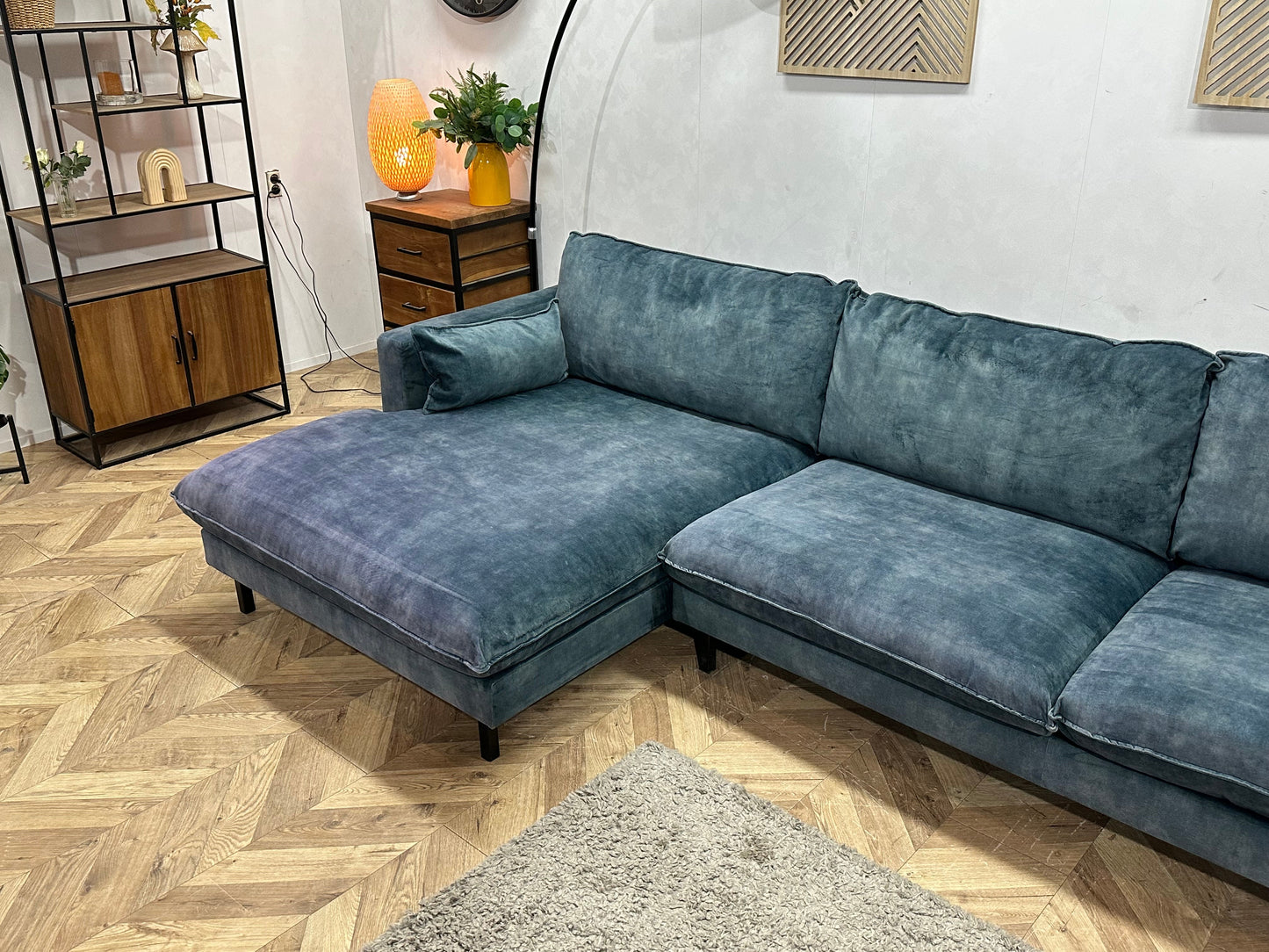 Blauwe Velvet Hoekzetel ~ Losse Kussens Met Afneembare Hoezen