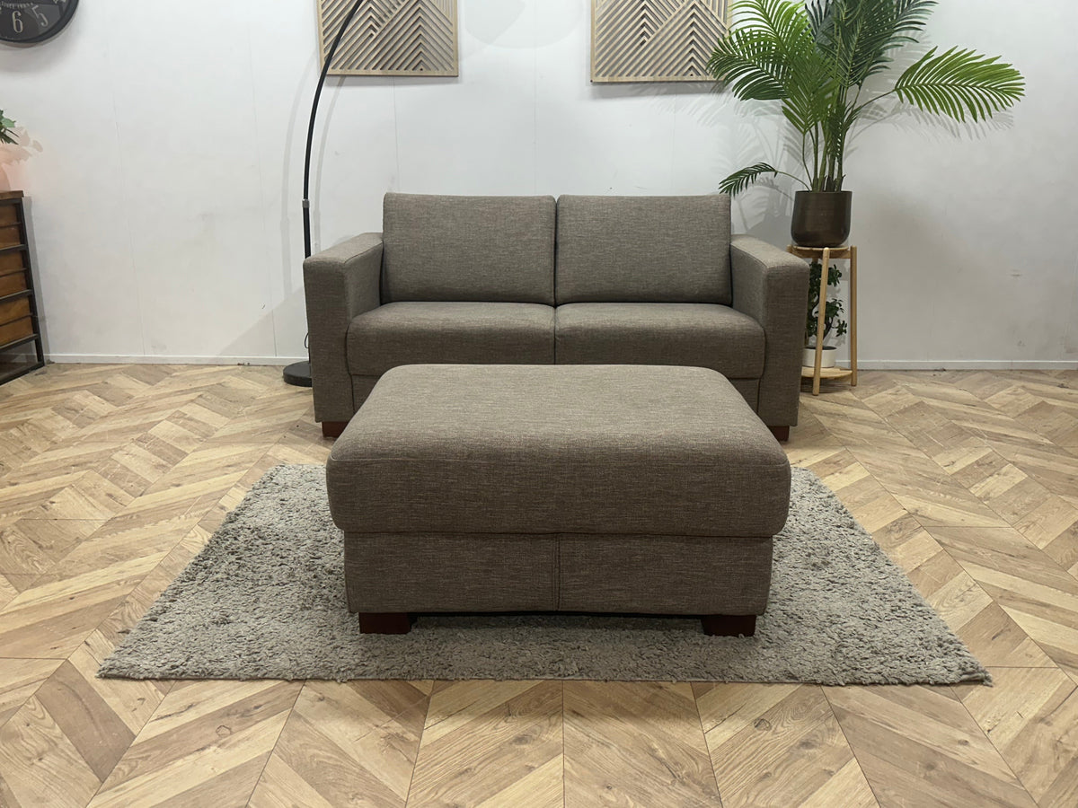 Bruine 2.5-Zits Zetel Inc Hocker ~ Losse Rugkussens Met Afneembare Hoezen