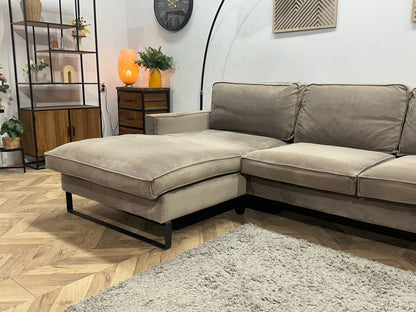 Licht Bruine Velvet Hoekzetel ~ Losse Kussens Met Afneembare Hoezen