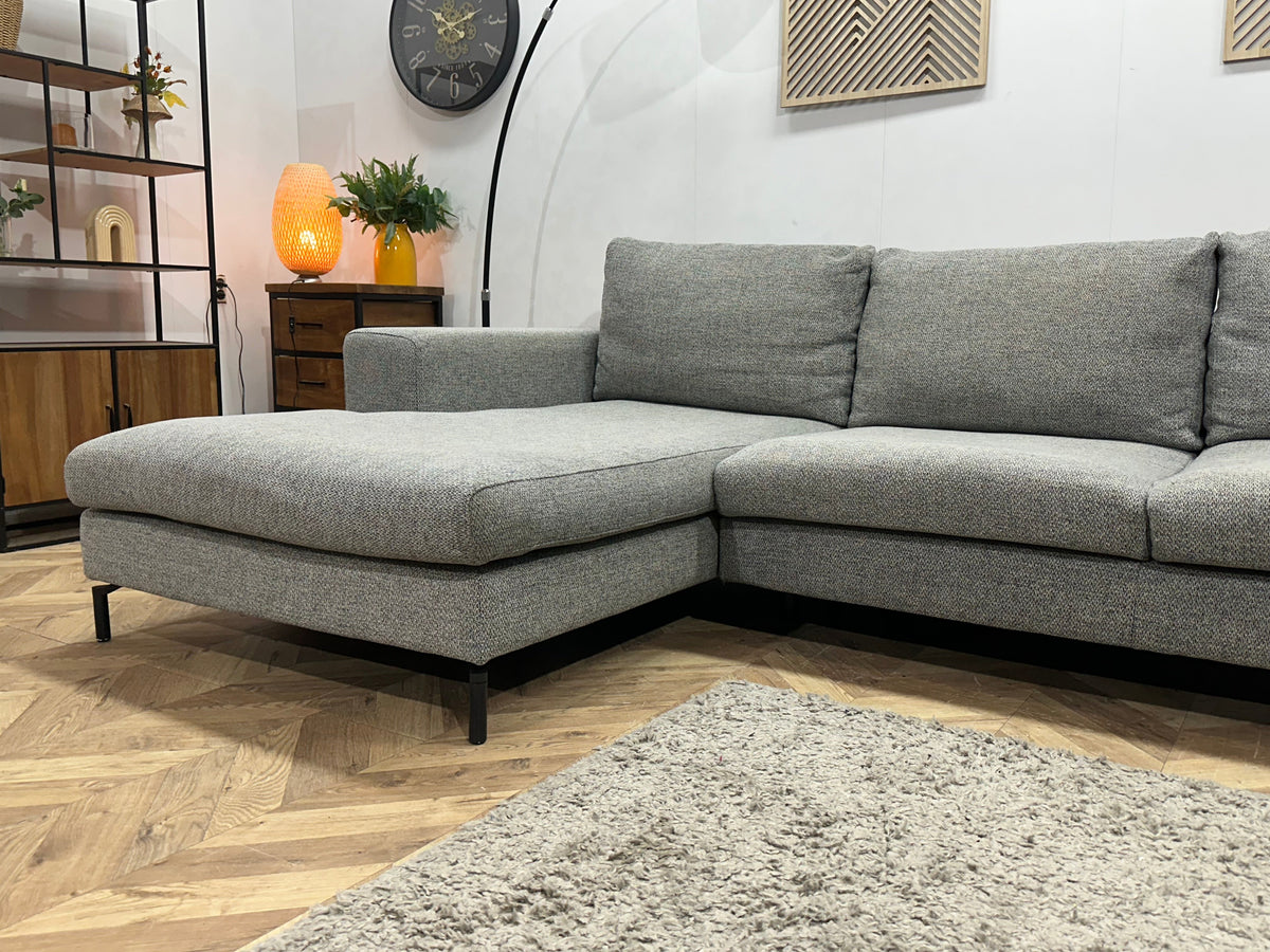 Licht Grijze Hoekzetel ~ Losse Kussens Met Afneembare Hoezen