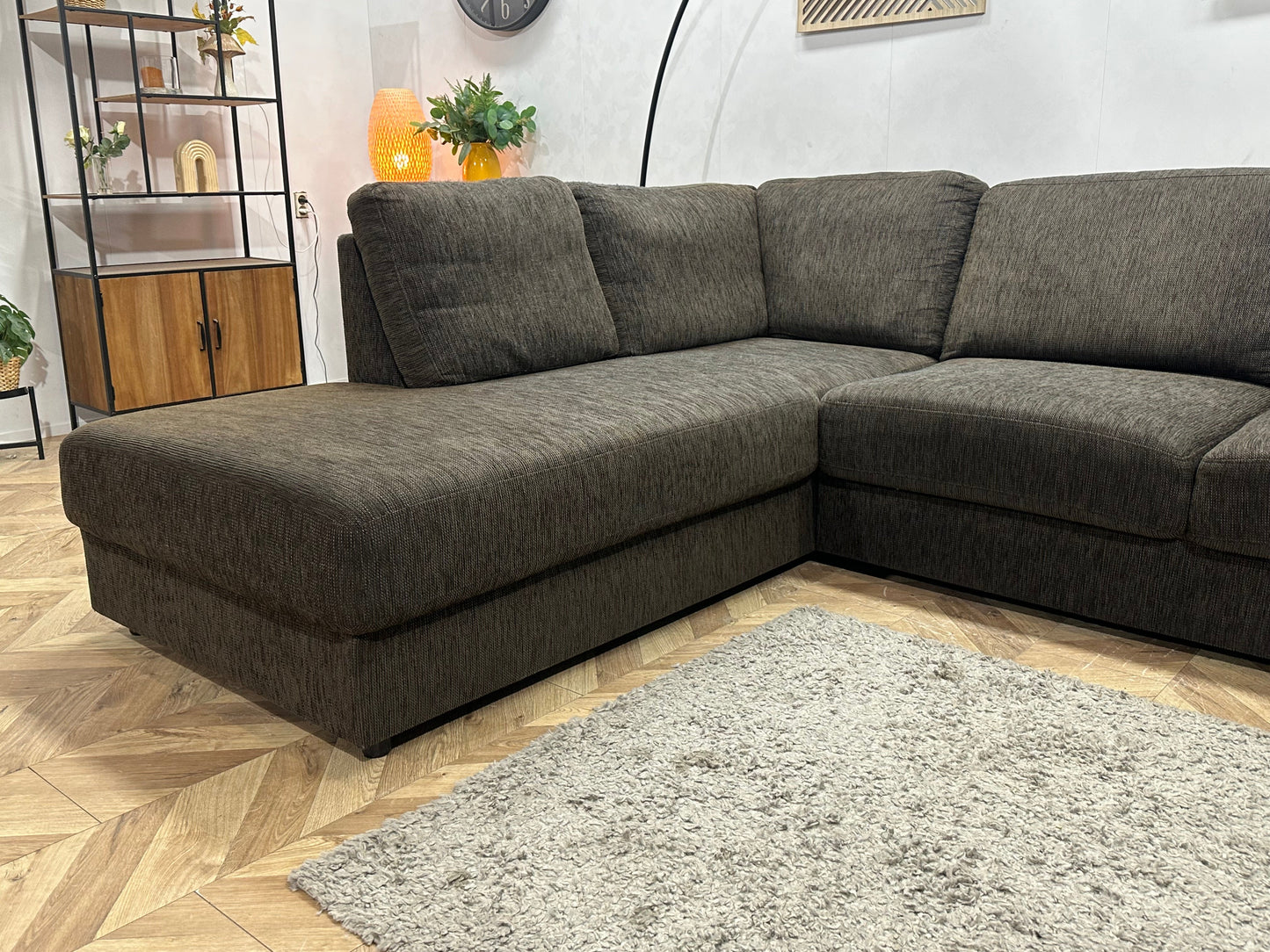 Bruine Hoekzetel ~ Losse Rugkussens Met Afneembare Hoezen