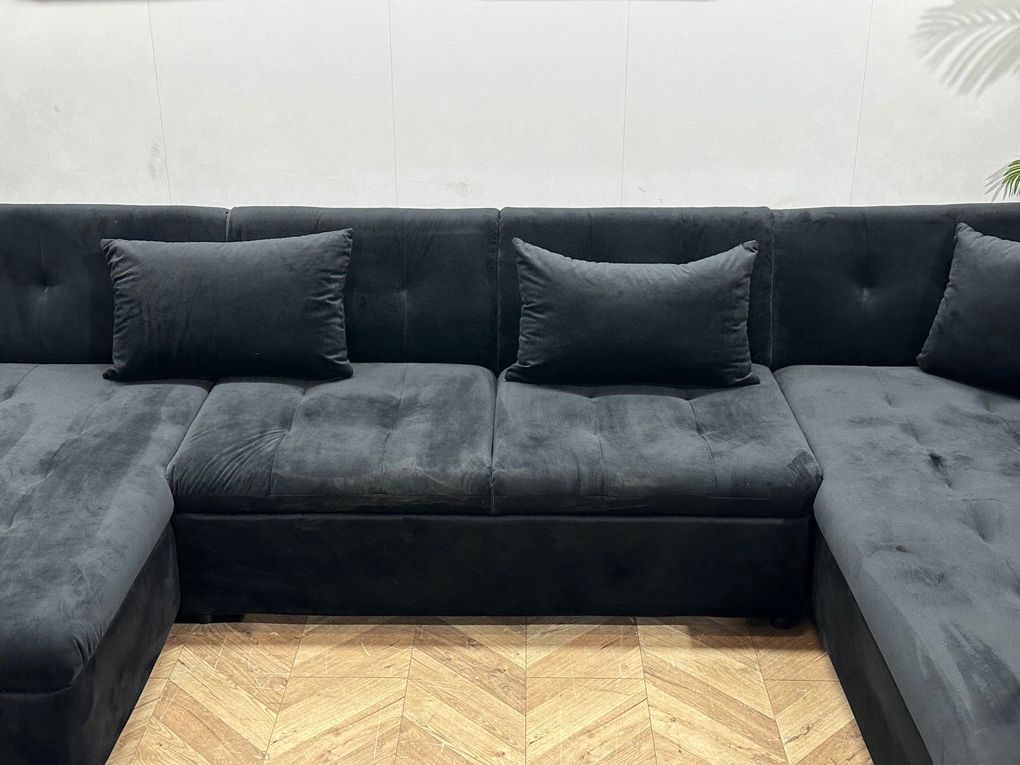 !Showroommodel! Zwarte Velvet U Zetel