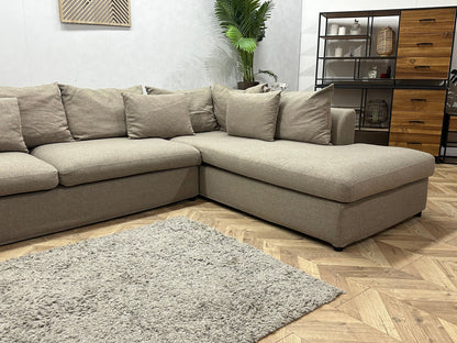 Taupe Hoekzetel ~ Losse Kussens Met Afneembare Hoezen
