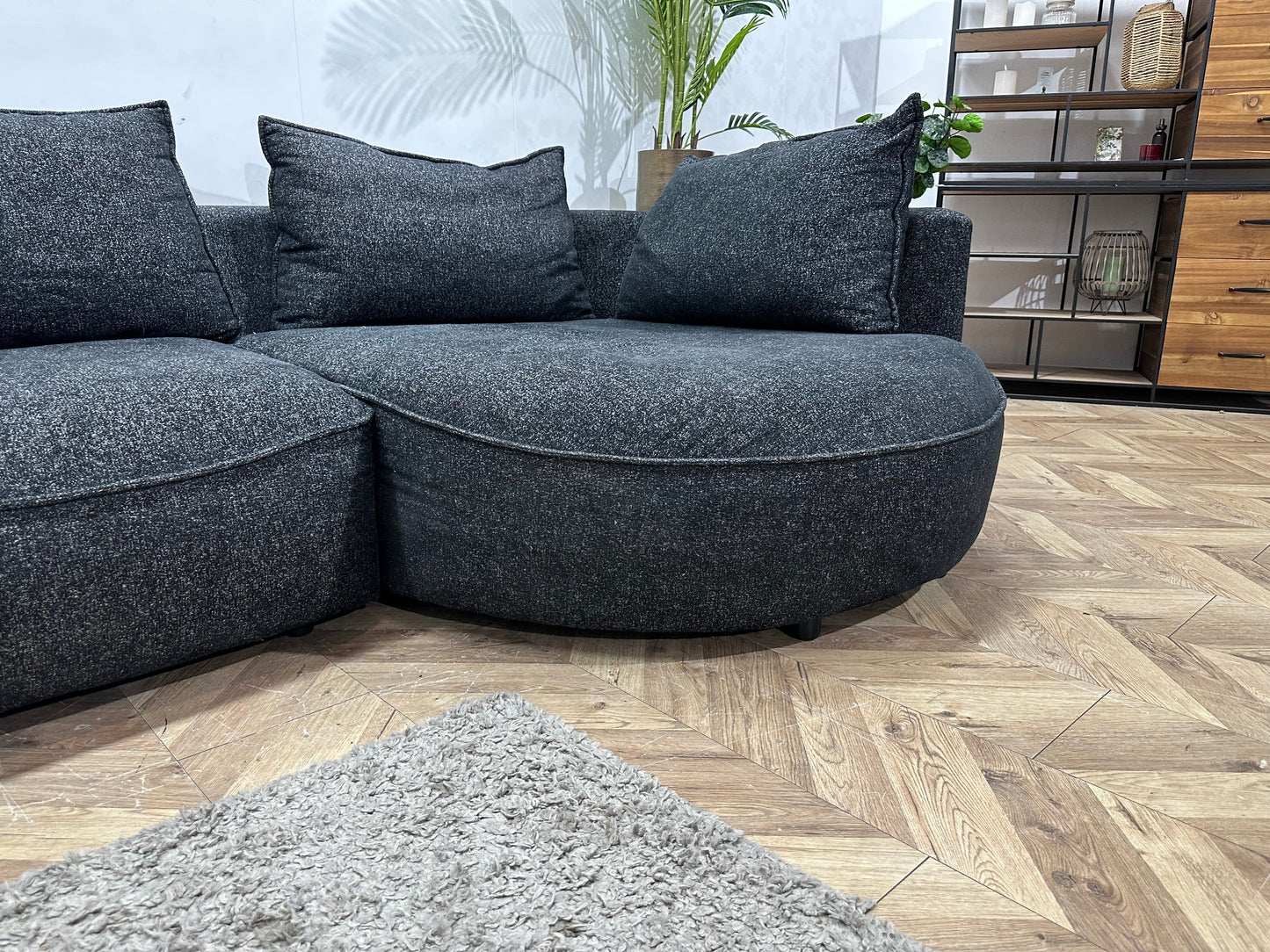 Antraciet Stoffen Hoekzetel ~ Losse Rugkussens Met Afneembare Hoezen
