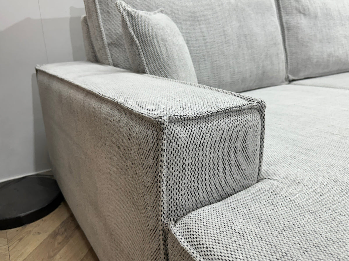 Licht Grijze Velvet U Zetel ~ Losse Rugkussens Met Afneembare Hoezen