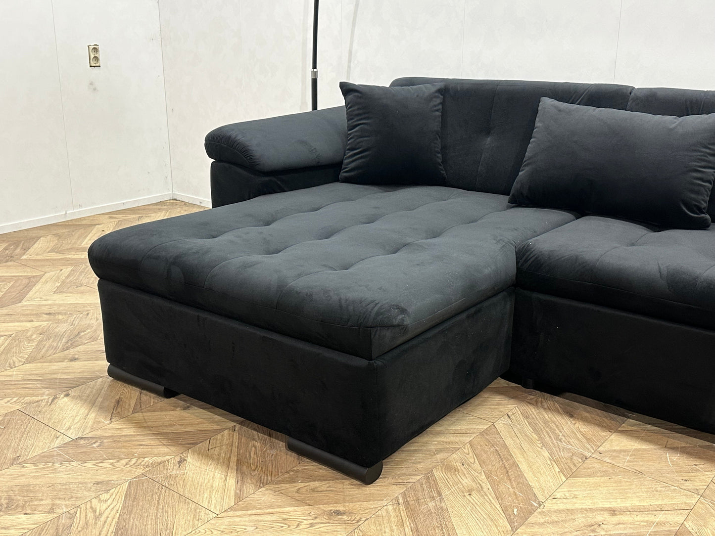 !Showroommodel! Zwarte Velvet U Zetel