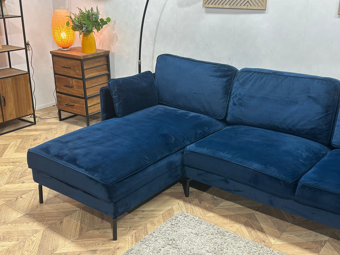 Blauwe Velvet Hoekzetel ~ Losse Kussens Met Afneembare Hoezen